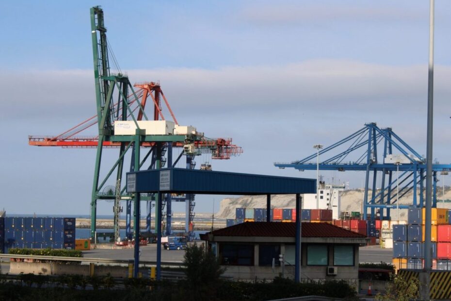 Los actores marítimos reclaman más rebajas de tasas en la modificación de la Ley de Puertos